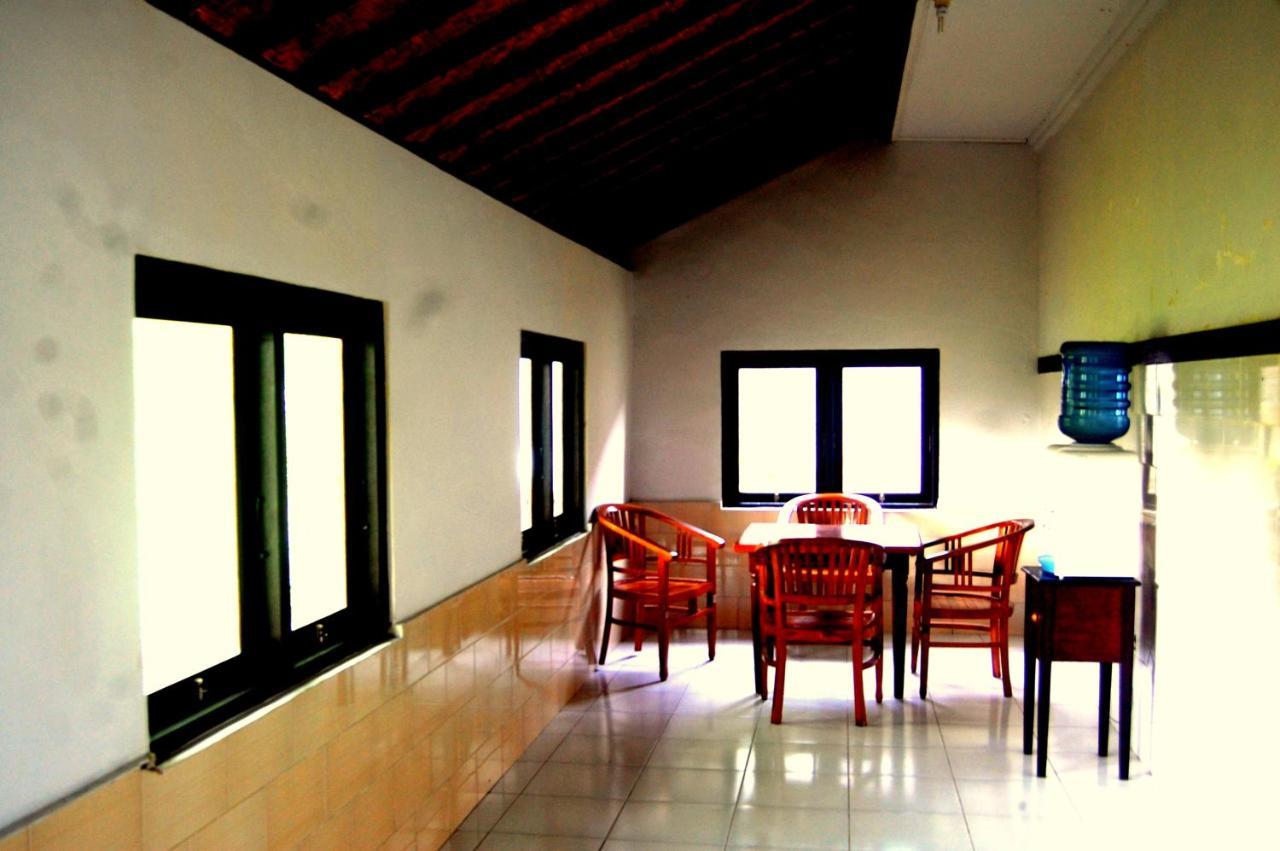 Dhyana Pura Hotel Mengwi Экстерьер фото