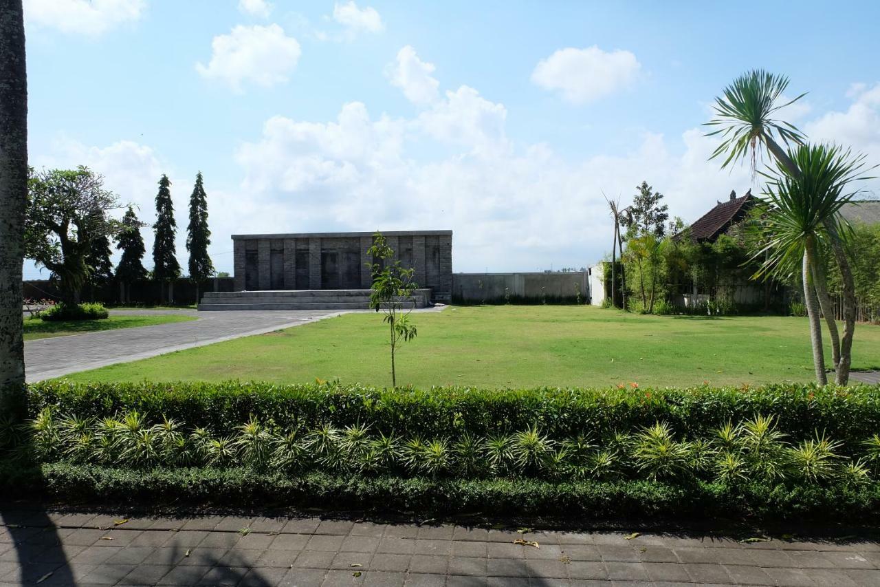 Dhyana Pura Hotel Mengwi Экстерьер фото